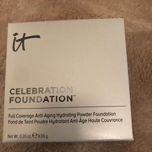 Never Used IT Cosmetics Powder Foundation